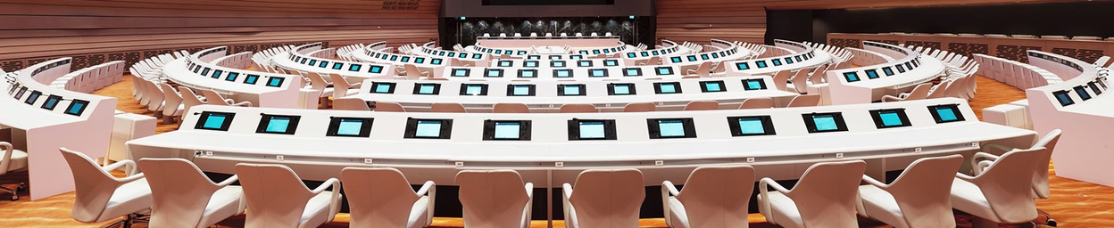 Monitor per sale riunioni e spazi per conferenze