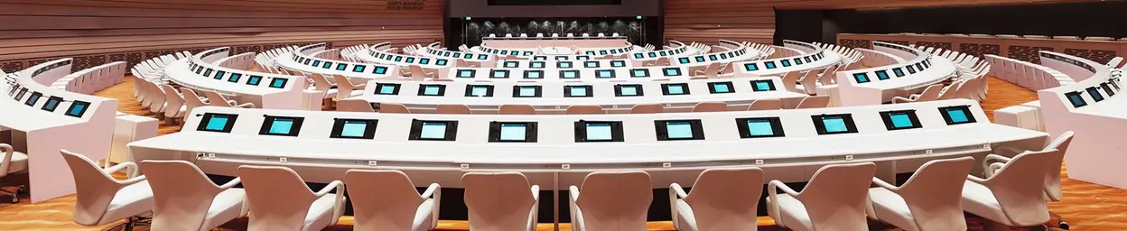 Monitor per sale riunioni e spazi per conferenze